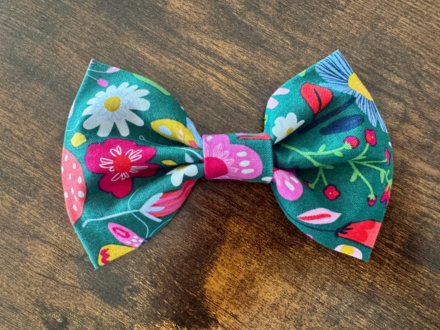 Large Bow Tie