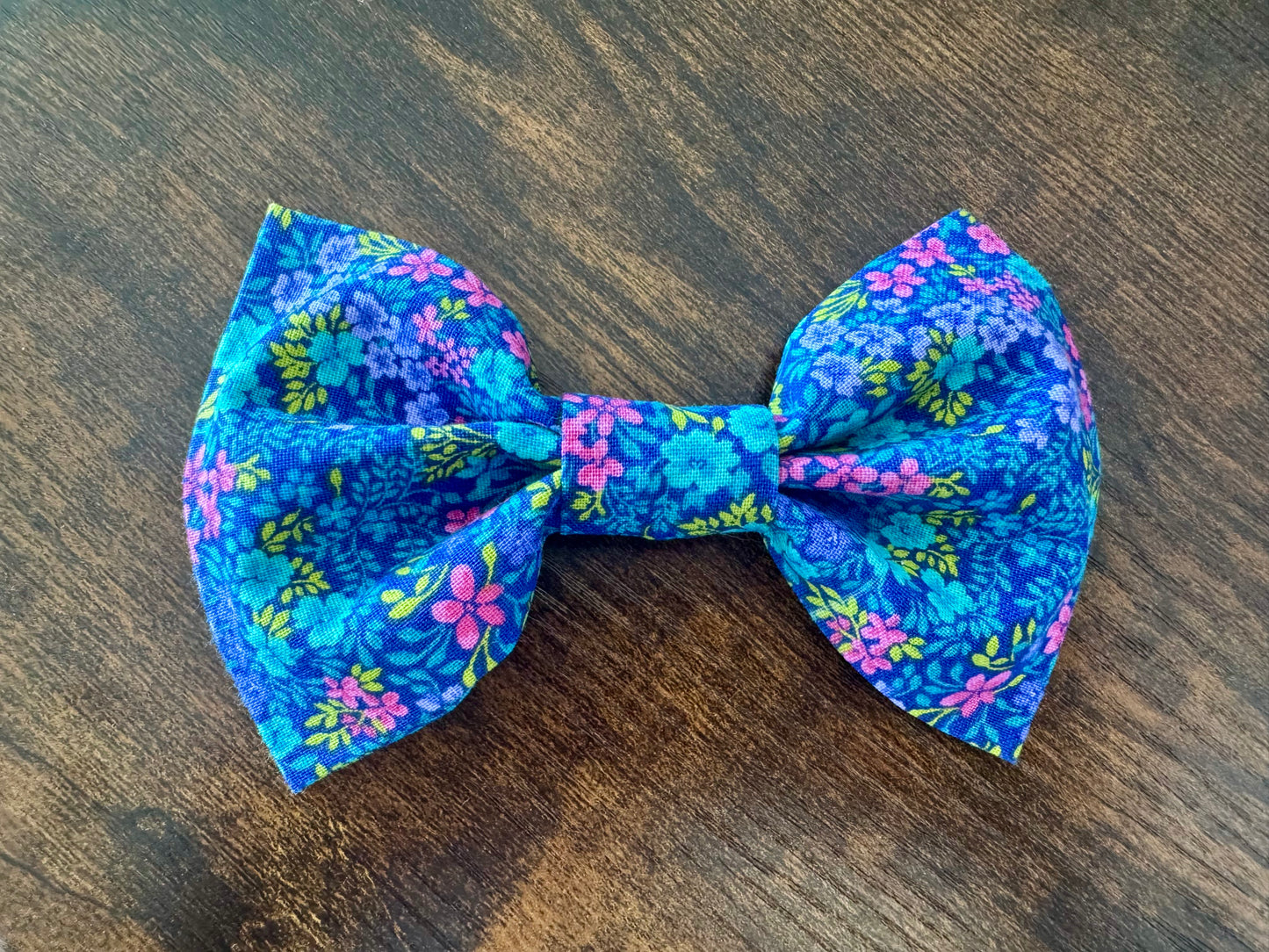 Large Bow Tie